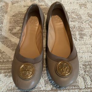 Tory Burch Caroline 2 Ballet Nellie Napa Leather/Elastic French Gray Size 8